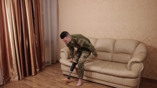 Amputerade Soldater Sårade Krigare Proteser Man Med Amputerad Lem Militär — Stockvideo