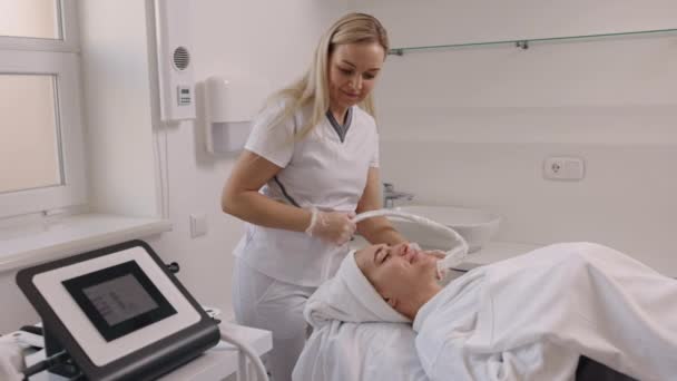 Spabehandling Bristningar Djup Vävnad Celluliter Roller Vakuum Massage Förfarande Finns — Stockvideo