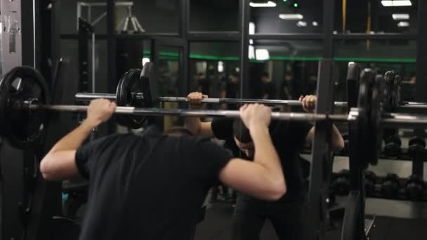 Barbel Jongkok Jongkok Keselamatan Fitness Motivasi Bodybuilder Mengeksekusi Jongkok Barbel — Stok Video