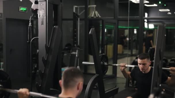 Poids Cou Musculation Squat Progression Bodybuilder Dédié Engage Dans Entraînement — Video