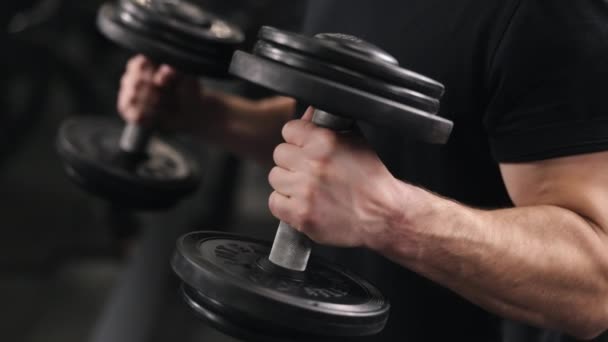 Esportista Força Musculação Condicionamento Corporal Homem Forte Participa Treinamento Funcional — Vídeo de Stock