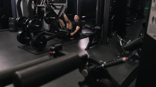 Sportsman Usa Máquina Exercícios Perna Exercícios Ginástica Ajustar Exercícios Atleta — Vídeo de Stock