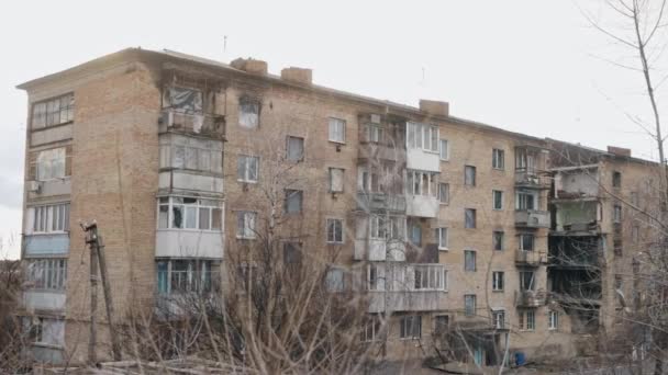 Bombardování Poškozené Střelbou Spálené Domy Budovy Zničené Válkou Válkou Ukrajině — Stock video