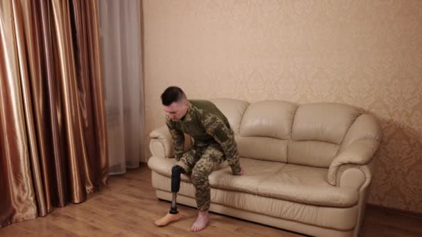 Sérült Katonák Katonai Hősök Sebesült Harcosok Embernek Amputálták Lábát Katonatiszt — Stock videók