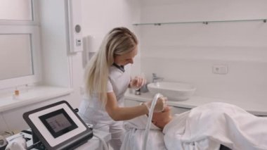 Süpürge masajı, lenfatik drenaj, Doktor Kozmetolog. Süpürgeli vücut masajı, zayıflama problemleri, vücut bakımı profesyonel ekipmanı, düşük ph masaj prosedürü, anti-selülit vakum masajı.