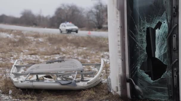 Emergency Response Vehicle Damage Roadside Vehicle Accident Truck Side Road — Stock Video
