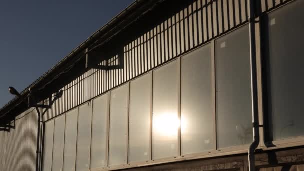 采购产品工业材料 复合建筑 设施墙壁 工业园区的外部 工业园区由夹层板墙组成 — 图库视频影像