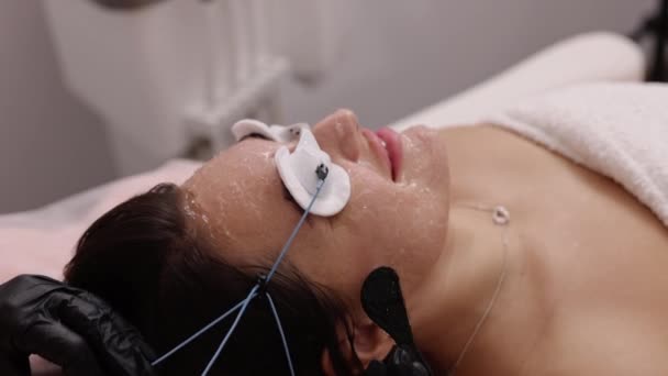 Preparação Pele Técnica Knuckle Administração Gel Skincare Profissional Usa Articulação — Vídeo de Stock