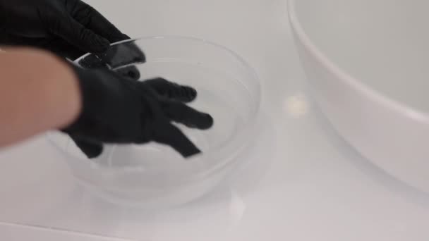 Skin Refresh Water Preparation Moisturizing Technique Close Image Beauticians Hands — Stock Video