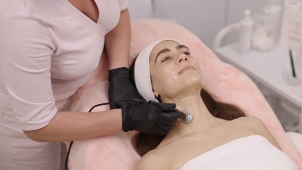 Меры Предосторожности Время Восстановления Процесс Skincare Эстетический Техник Выполняет Лифтинг — стоковое видео