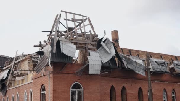Ukrainische Flüchtlinge Russische Bombe Zerstörtes Gebäude Eingestürztes Gebäude Inmitten Der — Stockvideo