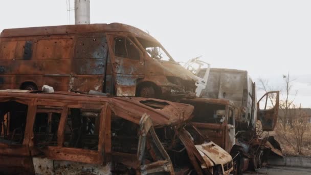 Bombatámadás Lerombolt Autók Háborús Romok Lerombolt Autó Polgári Járművek Elleni — Stock videók