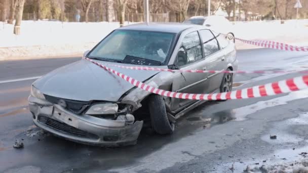 Olycka Gatan Olyckor Efter Olyckor Kollisionsskador Bilen Tejpades Med Nödtejp — Stockvideo