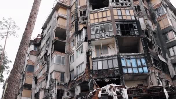 Kriegsgebiet Abgebranntes Gebäude Infernozerstörung Nach Raketeneinschlag Inferno Zerstört Hochhaus Schutt — Stockvideo