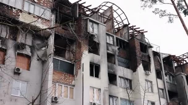 Abgebrannte Wohnungen Brandfolgen Bauschutt Hochhaus Wurde Durch Raketenbeschuss Zerstört Und — Stockvideo