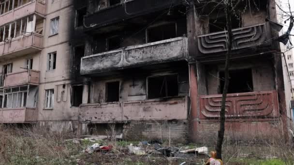 Daños Por Incendio Incendio Cohetes Casas Escombros Después Del Impacto — Vídeos de Stock