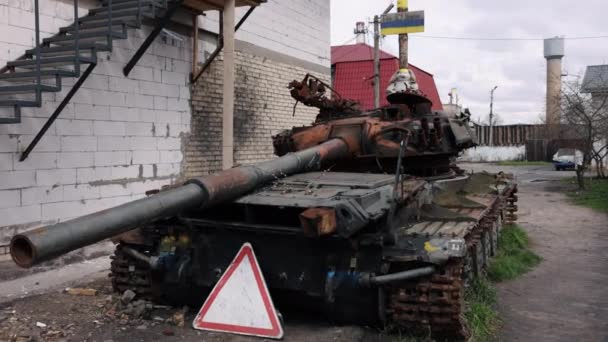 Gepantserde Tank Russische Oorlogsvoering Verwoesting Oekraïne Russische Invasie Van Oekraïne — Stockvideo