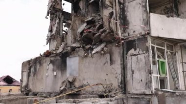 Bomba saldırıları, harabe şehir, Rus savaşı. Rus ordusunun düzenlediği füze ve bombalı saldırılar sonucu birçok ev yıkıldı..