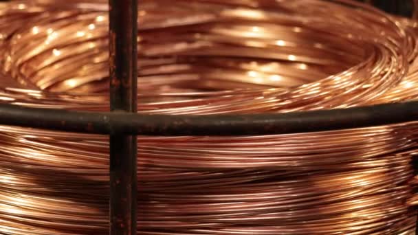 电缆制造 电缆线圈 铜电缆 在工业企业中 铜丝被制造成圆圈 用于电缆制造 — 图库视频影像