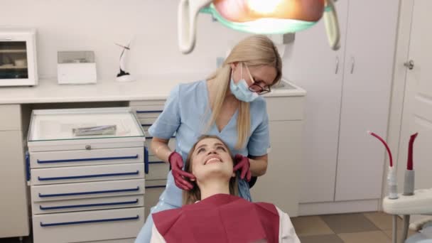 Orthodontic Specialist Female Diagnosis Jaw Diagnosis Doctor Who Specialist Gnathology — Vídeo de Stock