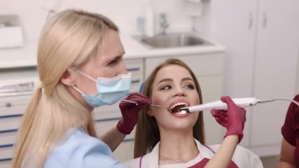 Dental Technology Dental Imaging Patient Checkup Intraoral Camera Assists Dentist — Stockvideo