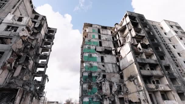Ρώσοι Εισβολείς Ουκρανικό Σπίτι Καταστροφή Σπιτιών Ρωσικά Πυρά Πυραύλων Και — Αρχείο Βίντεο