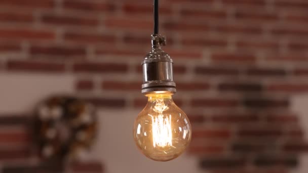 Éteint Remplacement Ampoule Contrôle Lumière Lumière Incandescente Suspendue Dans Pièce — Video