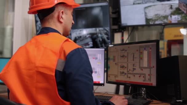 Fabrika Çalışanları Tesis Operatörleri Ekipman Kontrolörleri Teknisyen Her Zaman Programların — Stok video