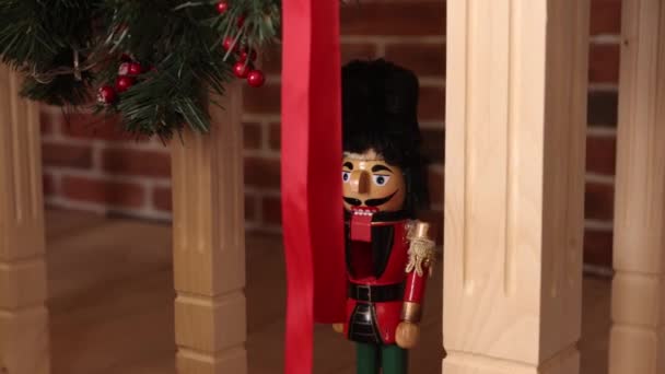 Kerst Achtergrond Sparren Ornamenten Ornament Schoonheid Houten Notenkraker Speelgoed Valt — Stockvideo