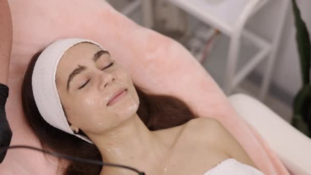 Voor Foto Getuigenissen Van Klant Behandeling Voorbereiding Beauty Professional Voert — Stockvideo