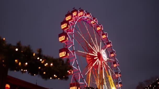 Observationshytter Nöjespark Metallkonstruktion Ferris Wheel Nöjespark Ljusa Flerfärgade Pariserhjul Detaljer — Stockvideo