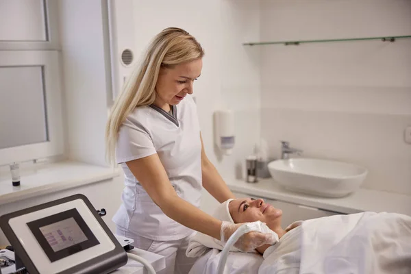 Alat Pijat Salon Kecantikan Klinik Kesehatan Peralatan Khusus Digunakan Untuk Stok Gambar Bebas Royalti