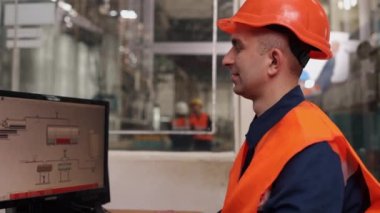 Oda teknisyeni, prodüksiyon monitörü, geri besleme sistemi. Yönetici, kontrol sistemi işlevlerini doğru şekilde yerine getirmekten sorumludur..