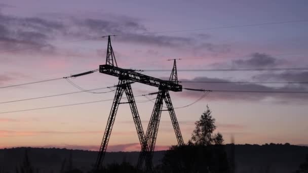 Лінії Електропередач Електричні Вежі Ремонт Вежі Сільської Місцевості Можна Побачити — стокове відео