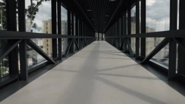 Leere Gehwege Gläserne Wege Skybridge Features Zeitgenössische Gläserne Skybridge Mit — Stockvideo