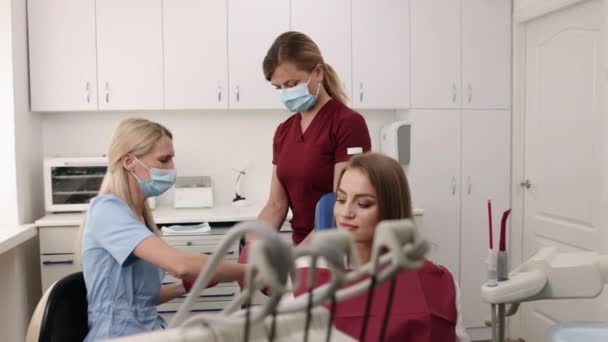 Higiene Dentária Preparação Dentista Luvas Higiene Luvas Borracha Protetora São — Vídeo de Stock