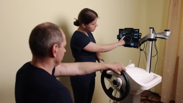 Terapia Delle Ruote Dispositivo Riabilitazione Terapia Dello Sterzo Nella Clinica — Video Stock