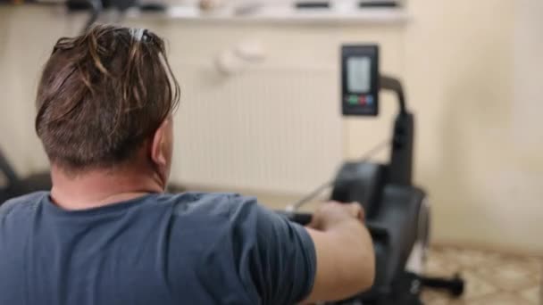 Prosthetic Leg Fitness Prosthetics Exercise Gym Fitness Center Man Equipped — Stock Video