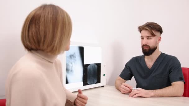 Scheda Paziente Discussione Radiografica Esame Clinico Paziente Medico Hanno Analizzato — Video Stock