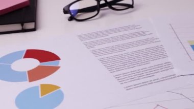 Grafikleri ve raporları olan çalışma yeri