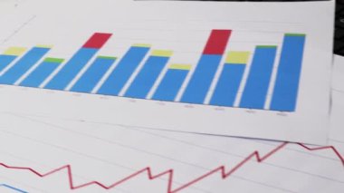 Grafikleri ve raporları olan çalışma yeri