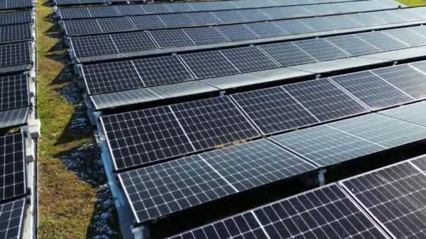 Dach Eines Industriegebäudes Mit Solarzellen Darauf Photovoltaik Sonnenkollektoren Auf Dem — Stockvideo