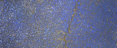 Eski beton dokusu maviye boyanmış, arka plan olarak kullanılabilir. Pankart.