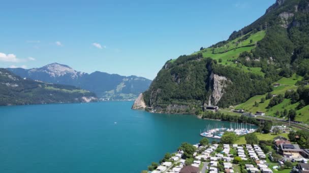 호수의 해안에 스위스 항공기에서 — 비디오