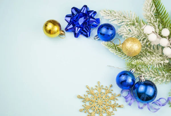 Χριστουγεννιάτικο Πανό Μπλε Και Χρυσό Στολίδι Διακόσμηση Νιφάδες Χιονιού Χριστουγεννιάτικο — Φωτογραφία Αρχείου