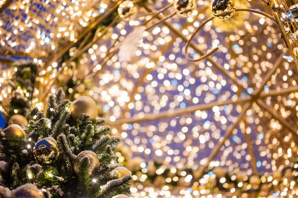 Arbre Lumineux Noël Avec Des Décorations Avec Des Jouets Boules — Photo