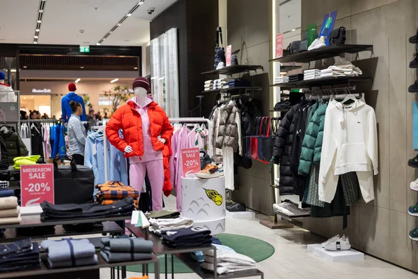 Gdansk Poland Dezembro 2022 Manequins Exibição Uma Loja Roupas Shopping — Fotografia de Stock