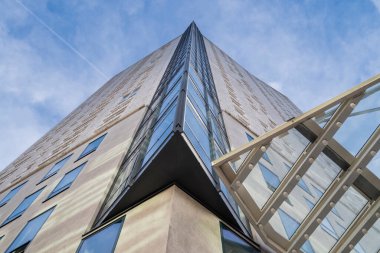 Modern cephe inşa etmenin simetrik görünümü