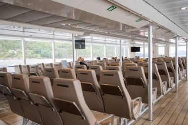 Geiranger Fiyort Norveç seyahati için yolcu gemisi koltukları.