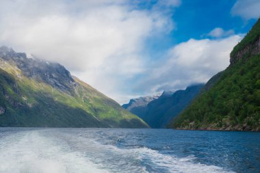 Norveç 'teki güzel Geiranger Körfezi' nin manzarası.